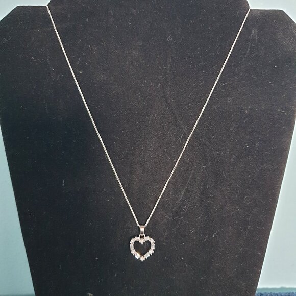 Pretty 925 Sterling Round Baguette White Quartz Crystal Heart Shape Love Pendant - Picture 7 of 12